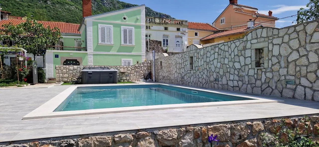 Holiday Home Green Point 0*, Grizane-Belgrad