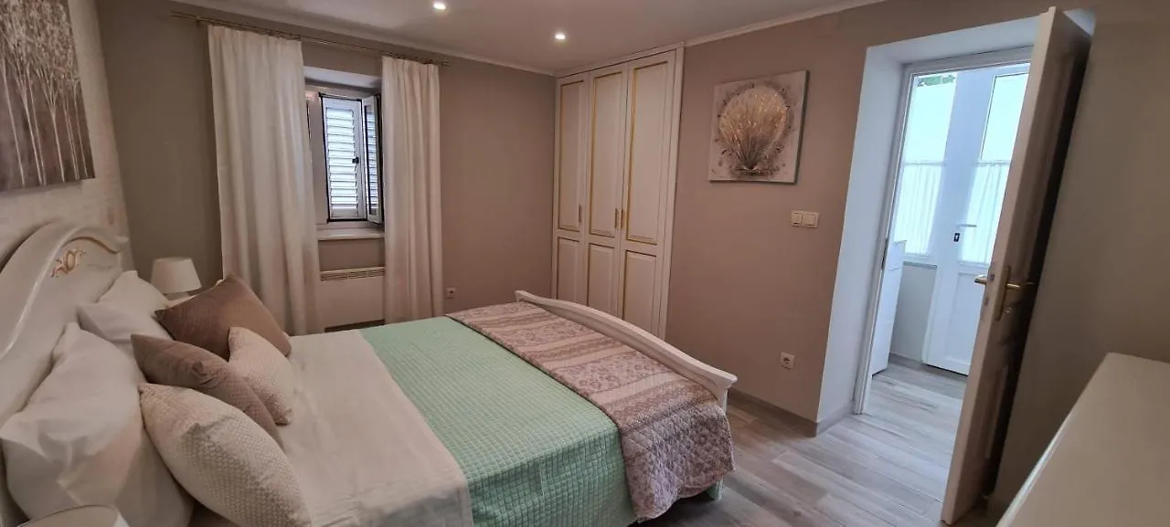 Holiday Home Green Point Vila Grizane-Belgrad
